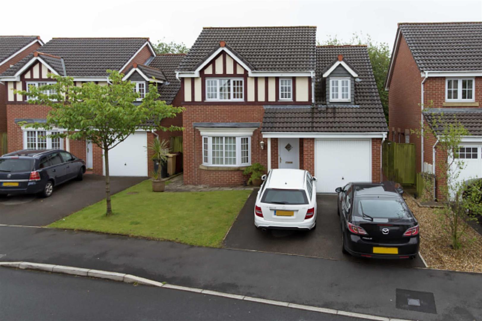 Property in Abbeylea Drive, Westhoughton, Bolton, BL5 3ZD