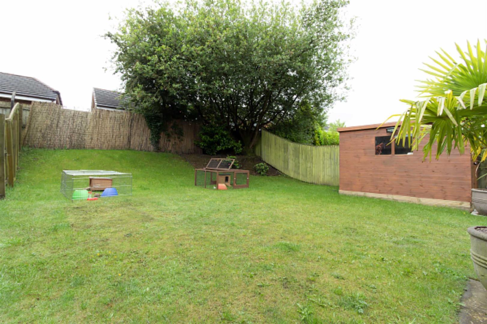 Property in Abbeylea Drive, Westhoughton, Bolton, BL5 3ZD