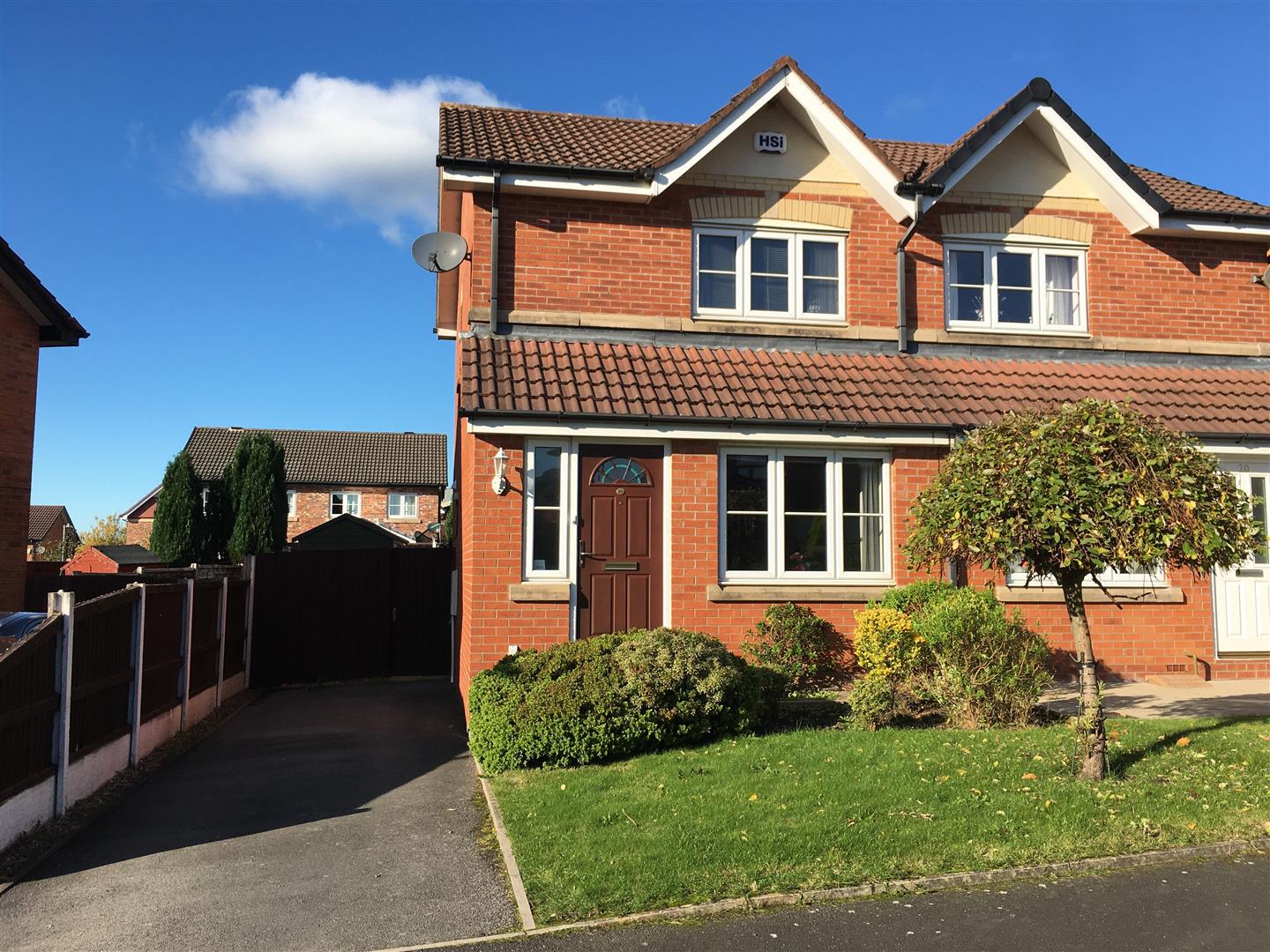 Property in Lowerbrook Close, Horwich, Bolton, Lancashire, BL6 6SS