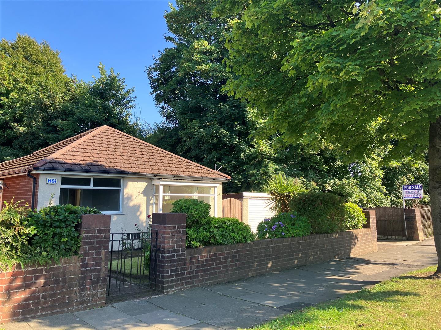 Property in Bradford Road, Great Lever, Bolton, Lancashire, BL3 2HU