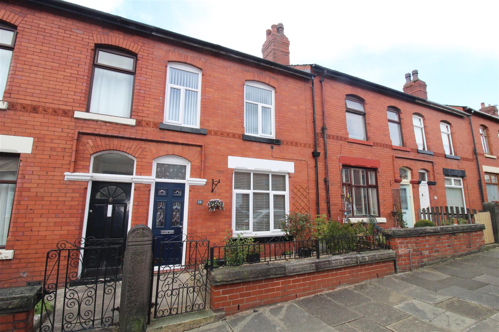 Property in St. Annes Road, Horwich, Bolton, Lancashire, BL6 7EJ