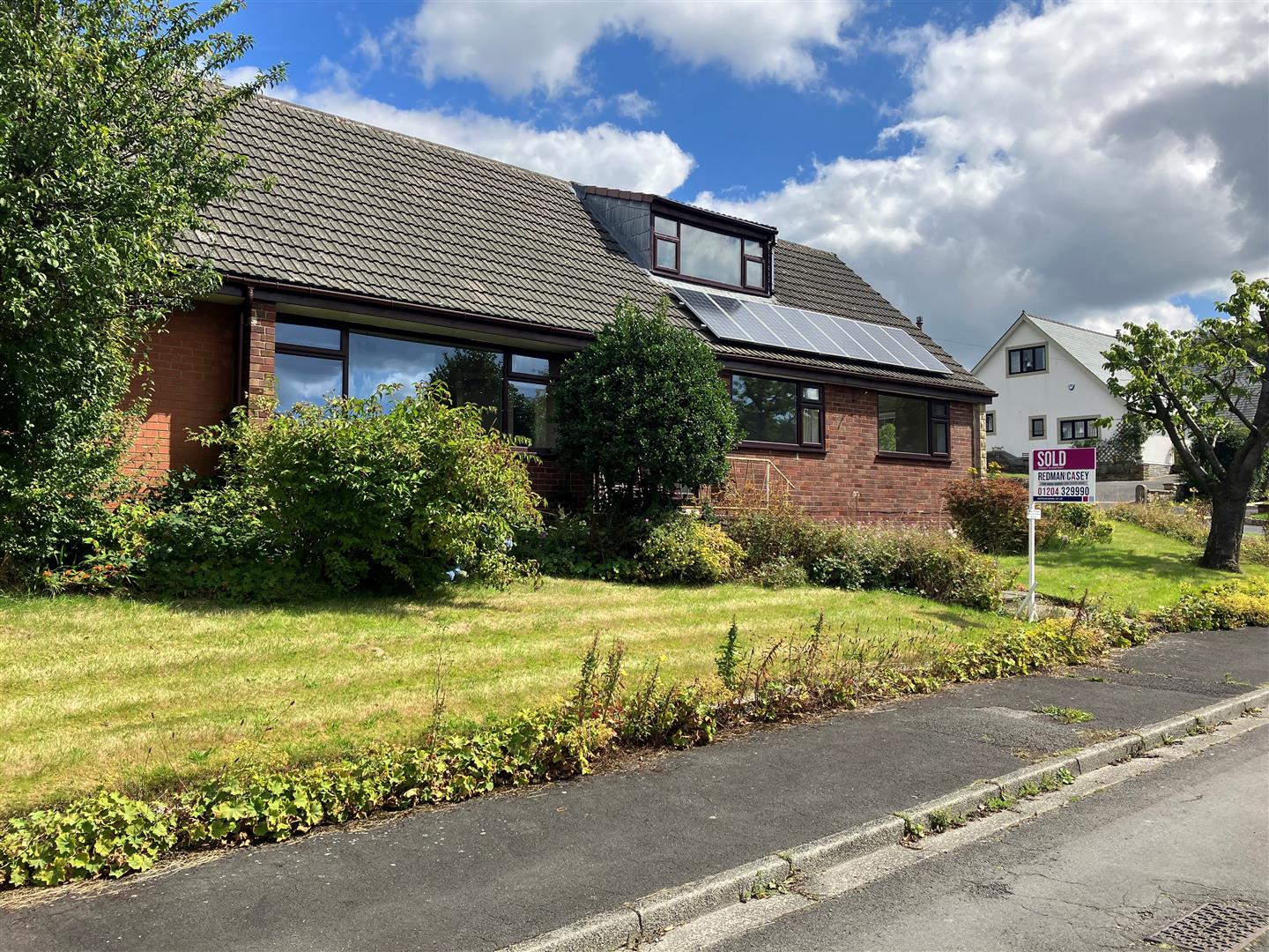 Property in Manor Road, Horwich, Bolton, Lancashire, BL6 6AR