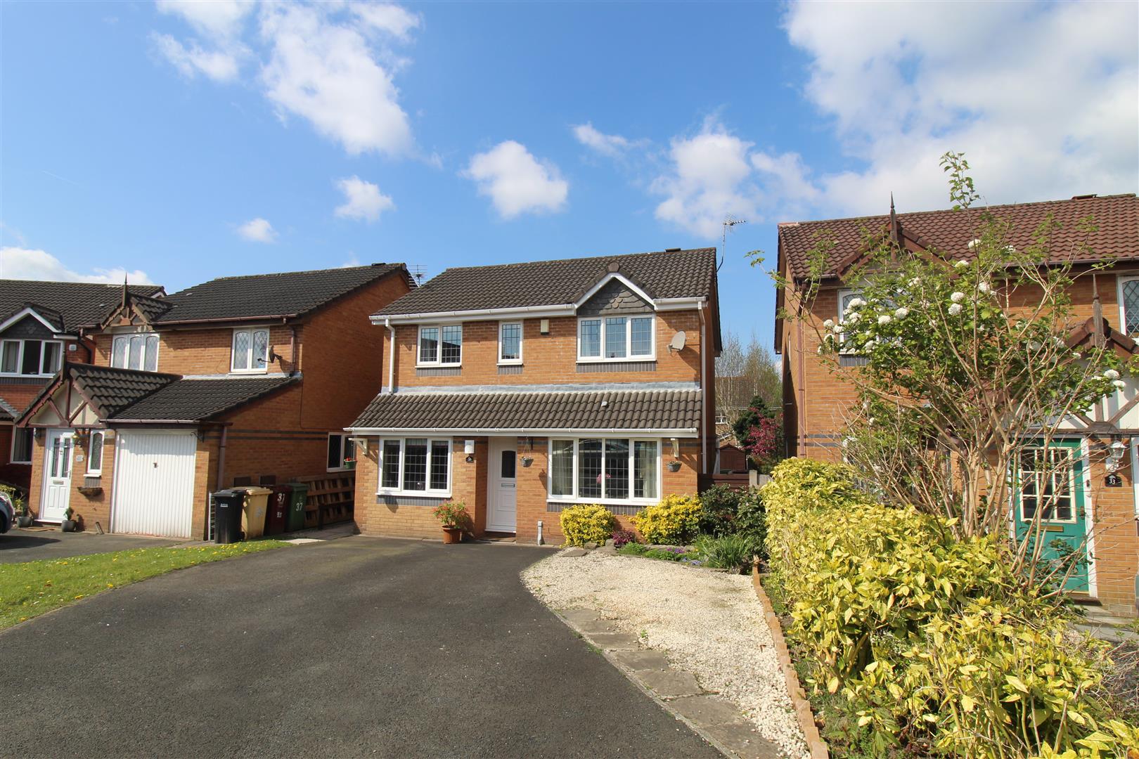 Property in Rotherhead Close, Horwich, Bolton, Greater Manchester, BL6 5UG