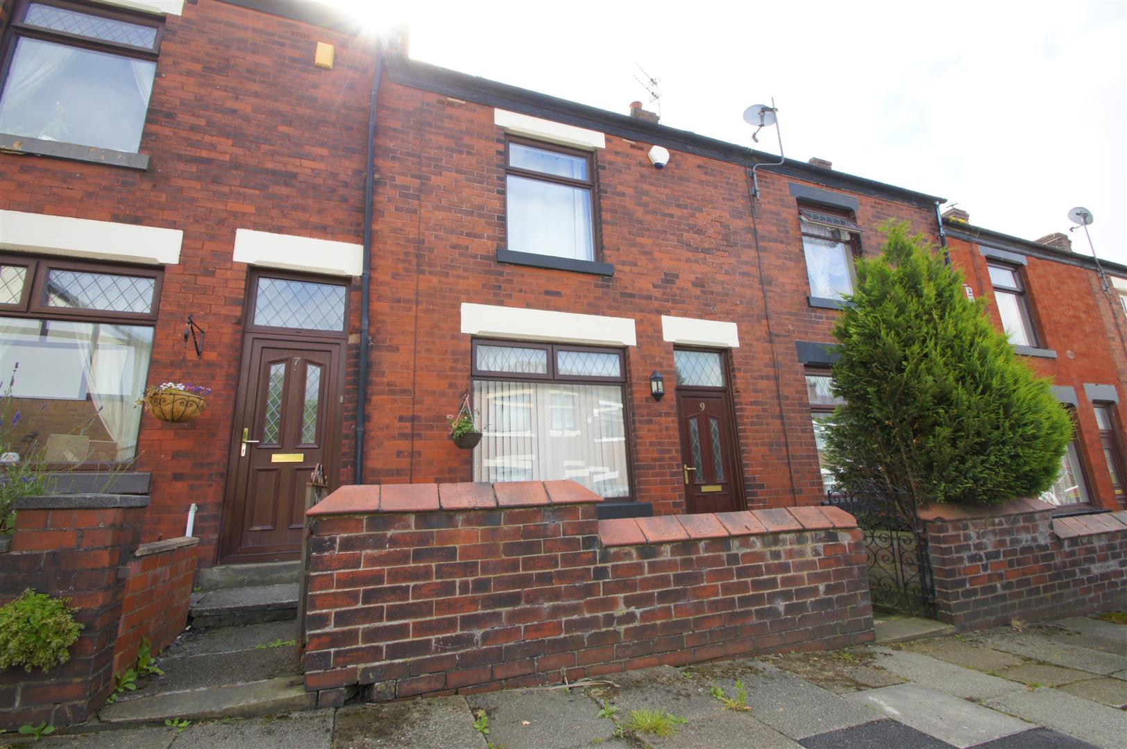 Knowsley Grove, Horwich, Bolton, BL6, 6EZ