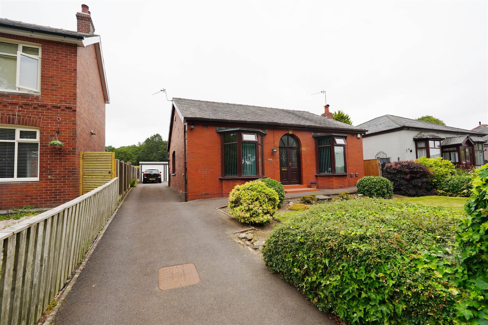 Manchester Road, Over Hulton, Bolton, BL5,  1AU