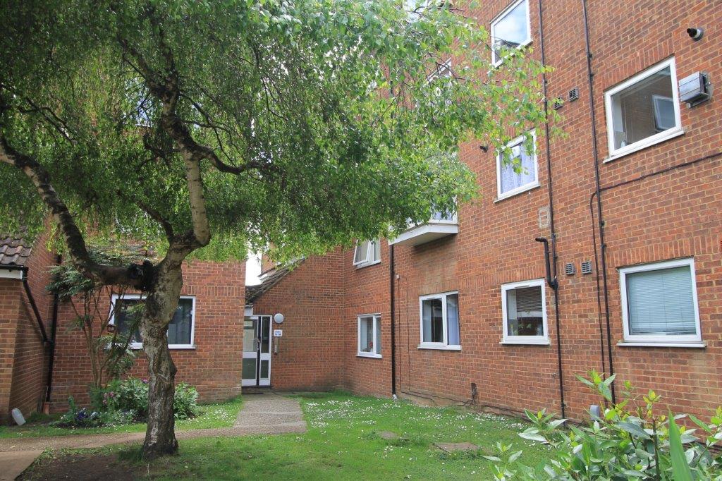 Makepeace Road, Northolt, UB5