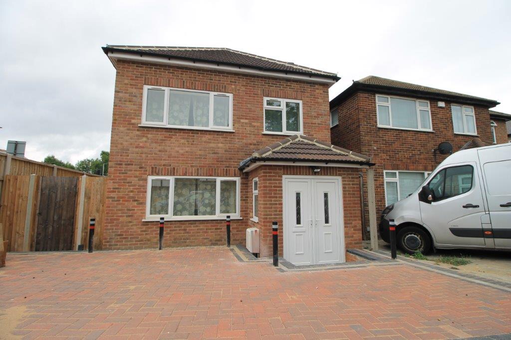 Hawthorn Farm Avenue, Northolt, UB5