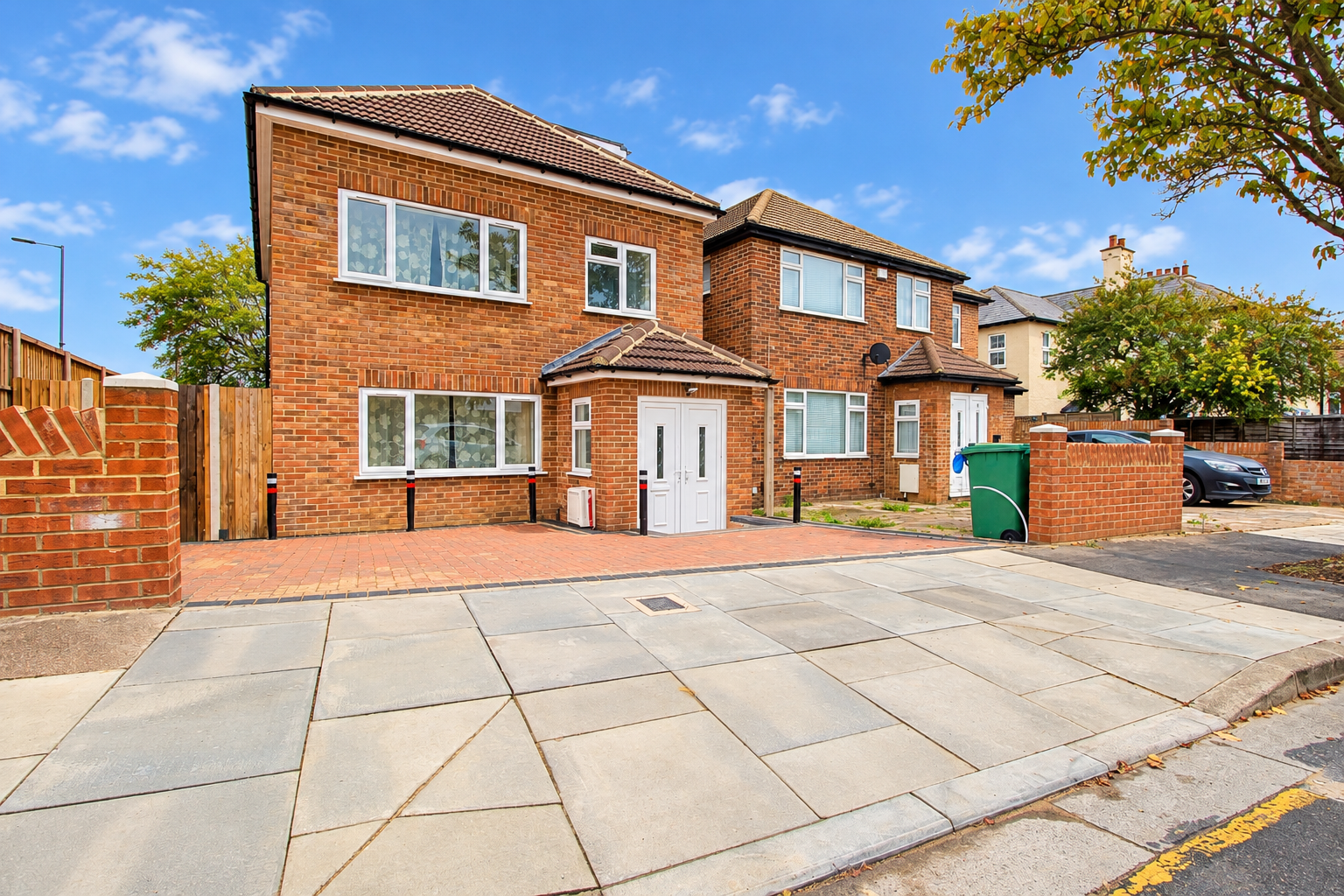Hawthorn Farm Avenue, Northolt, UB5