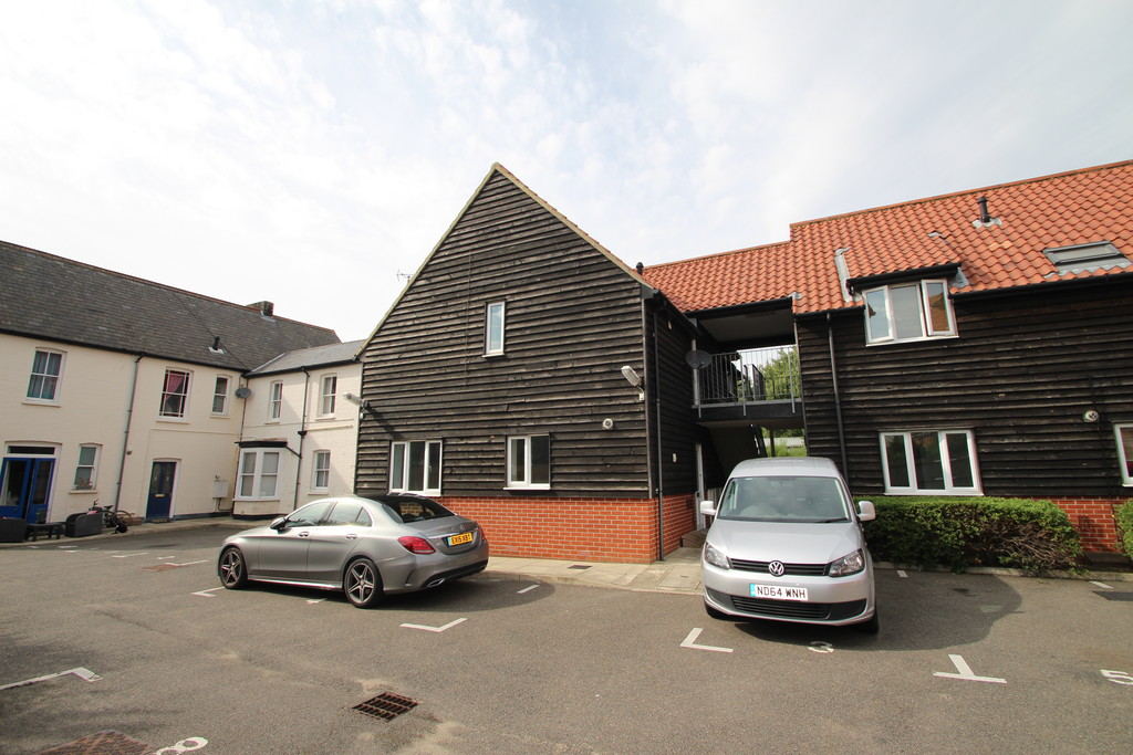 Fullers Court, Braintree, CM7