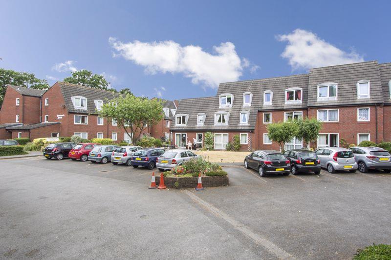 Property in Homelands House, Ringwood Road, Ferndown, Dorset, BH22 9DD