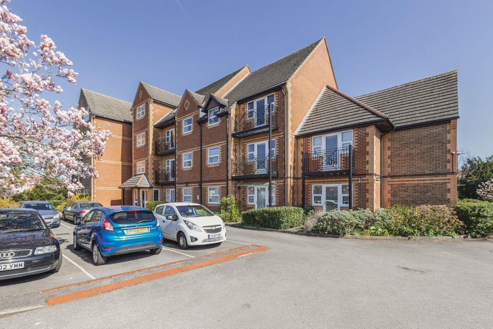 Property in Northcourt Avenue, Reading, Berkshire, RG2 7BH