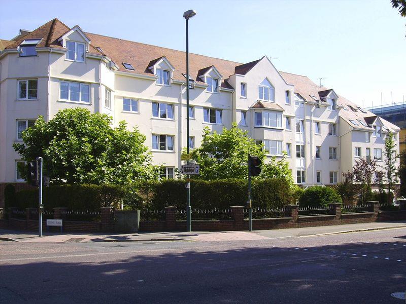 Property in Wellington Court, Poole Road, Bournemouth, Dorset, BH2 5QU