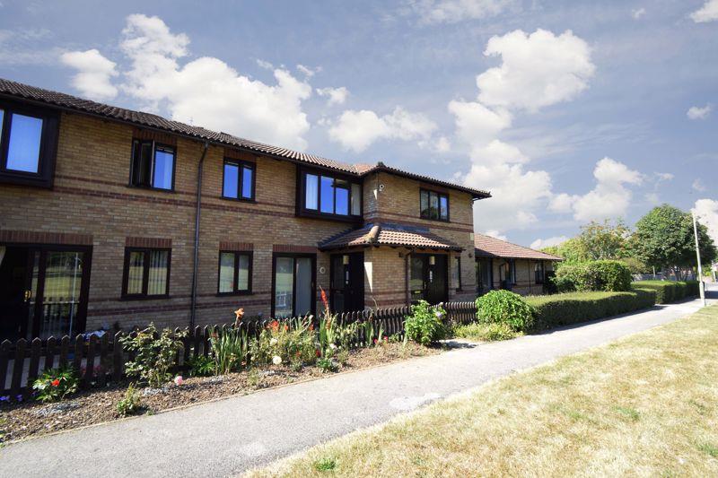 Property in Kendal Gardens, Basingstoke, Hampshire, RG22 5HD