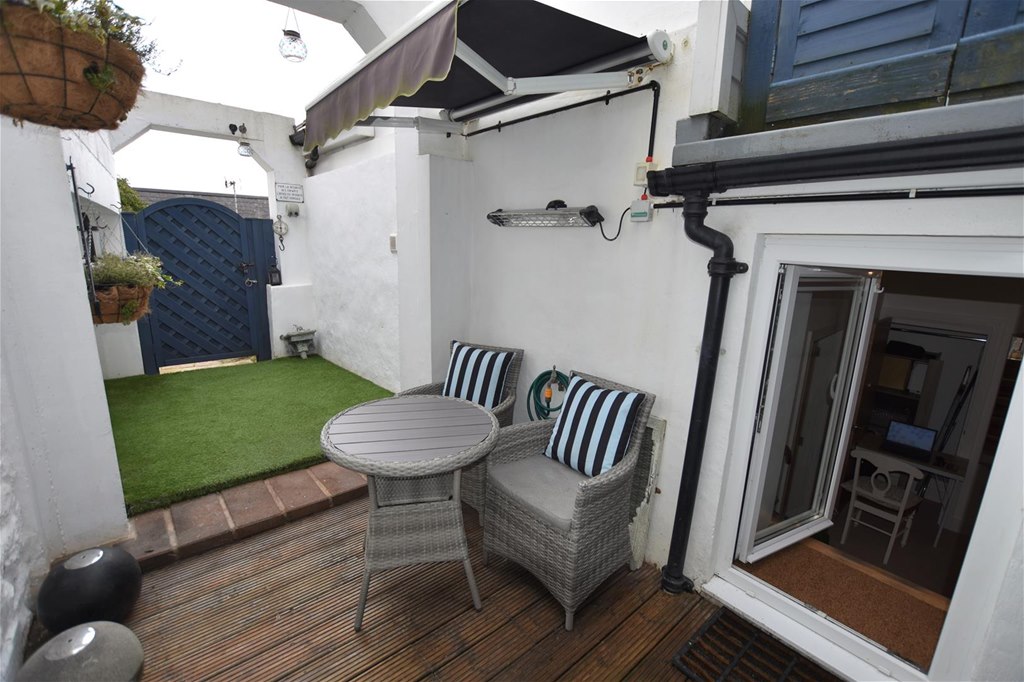 Property in Le Mont De Gouray, Jersey, JE3