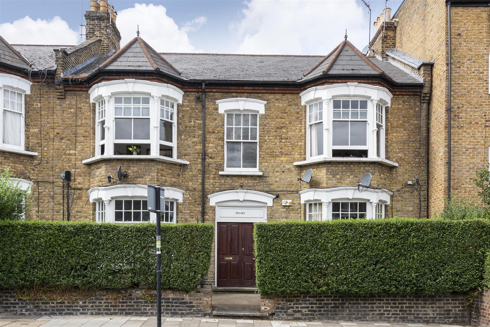 Property in St. Ann's Hill, London, SW18 2RX
