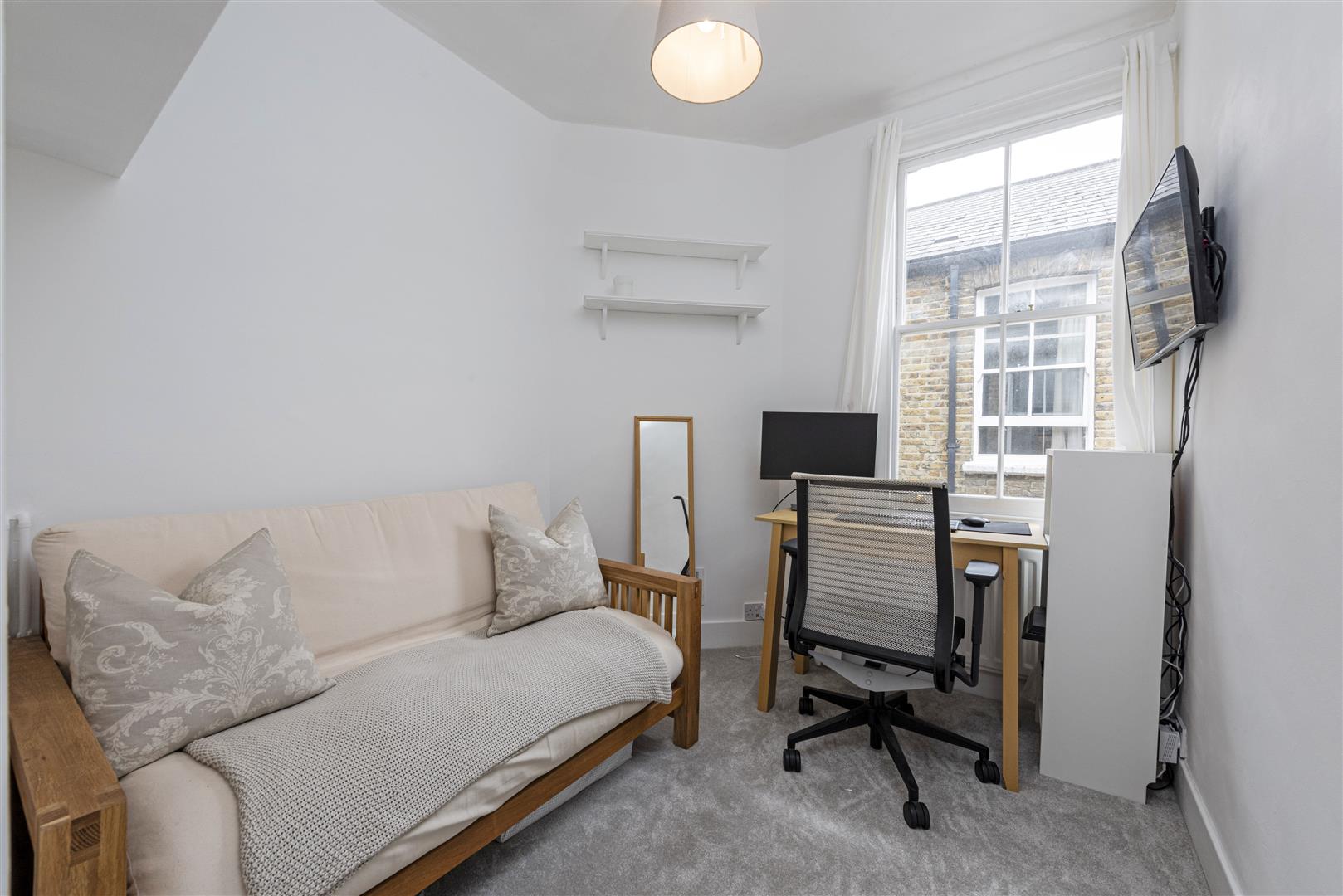 Property in St. Ann's Hill, London, SW18 2RX