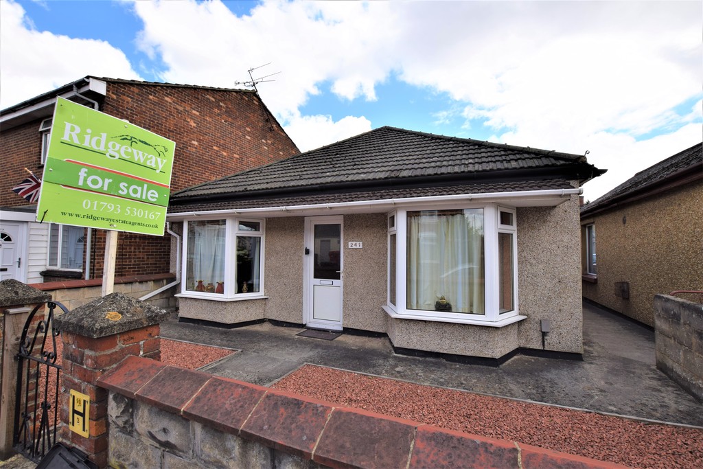 Property in Ferndale Road, Swindon, SN2