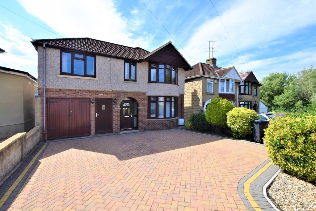 Property in Northern Road, Swindon, SN2