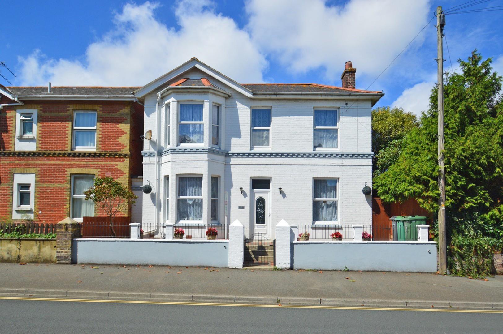 Property in 31, Avenue Road, Sandown