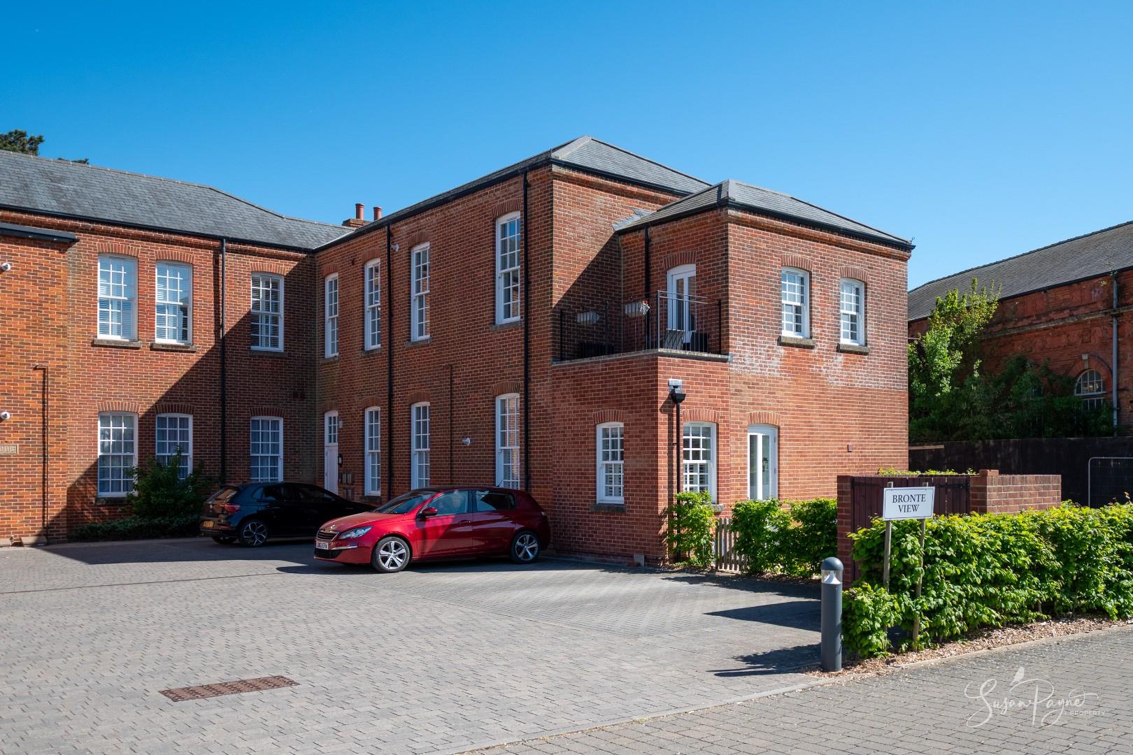 Apartment 3, Bronte View ,24, Whitecroft Park, Gatcombe