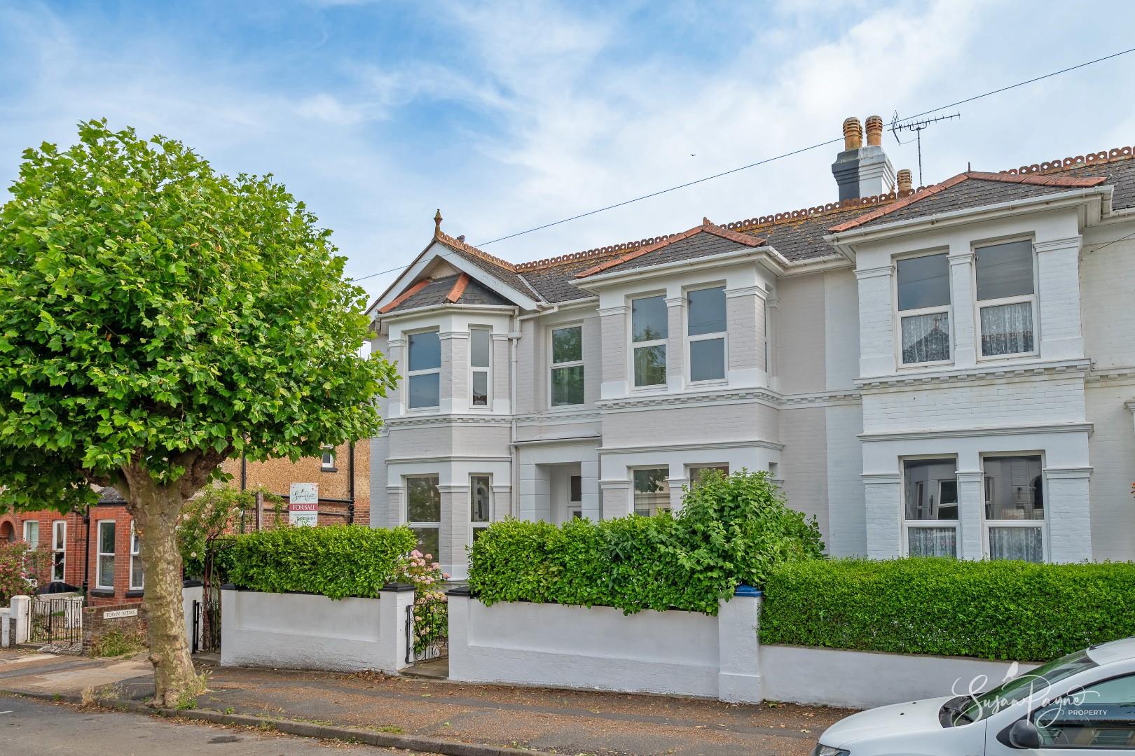 100, Station Avenue, Sandown