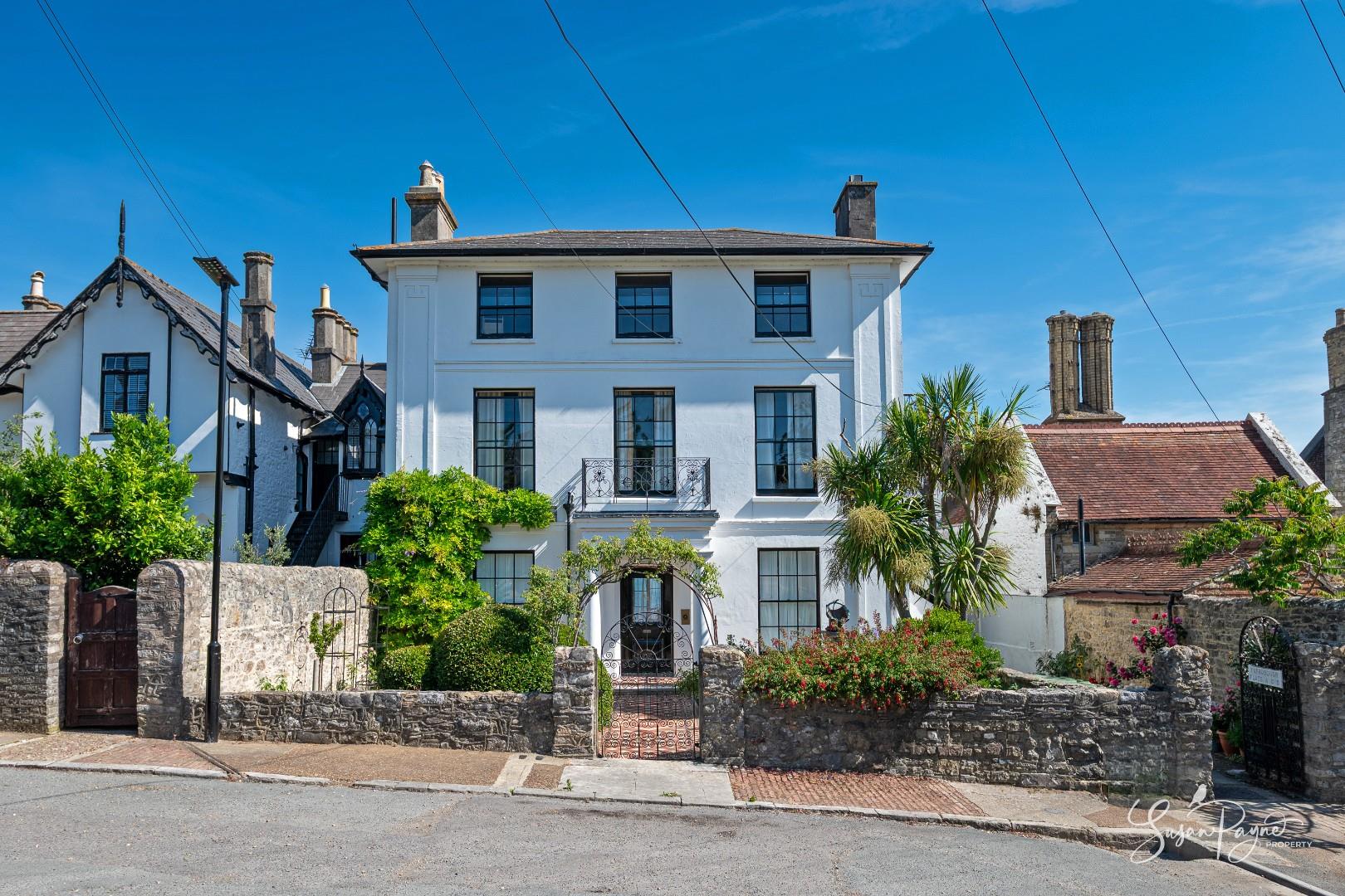 Flat A, Yarborough, Sea Close, Ryde