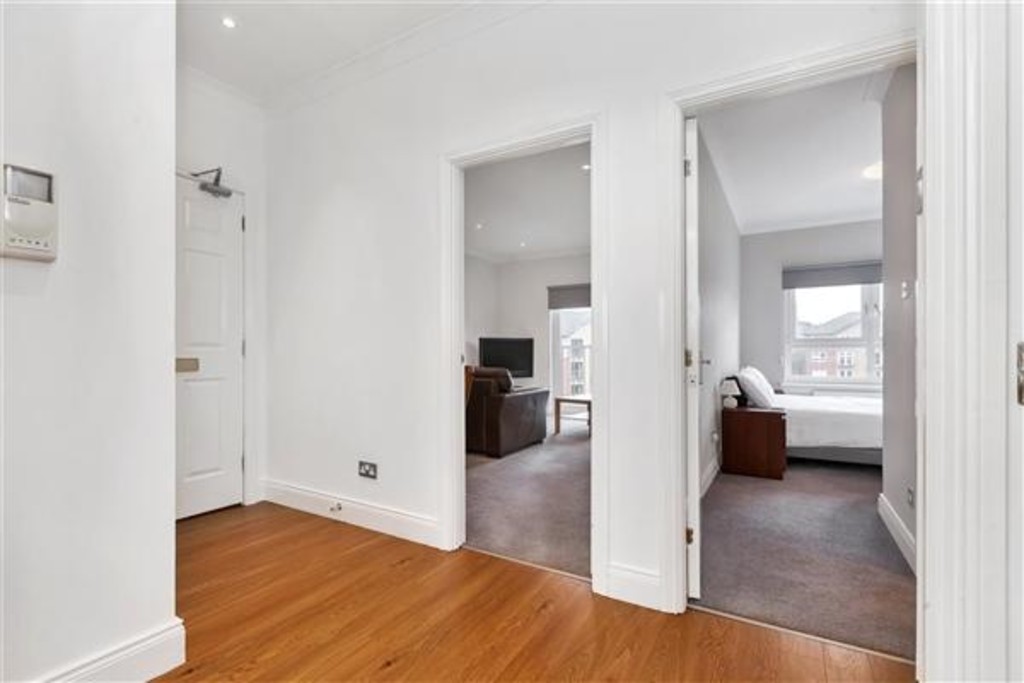 Property in Ferry Road, Glasgow, G3