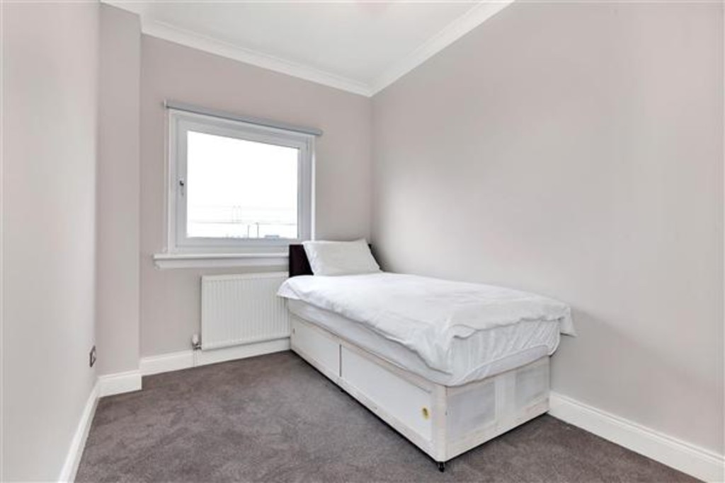Property in Ferry Road, Glasgow, G3