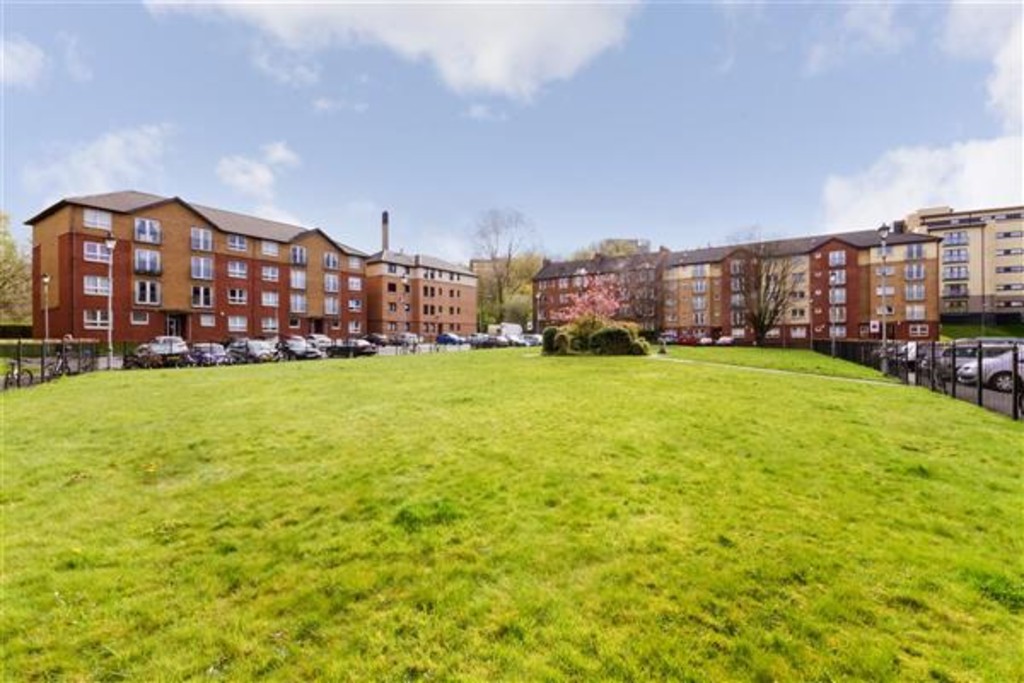 Property in Ferry Road, Glasgow, G3