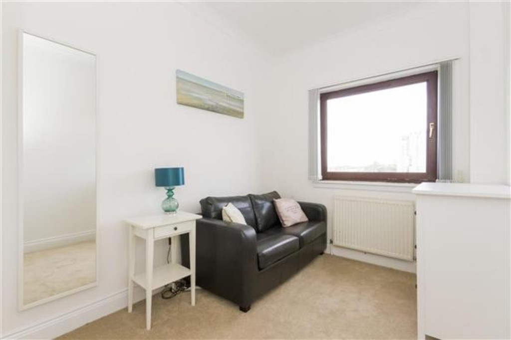 Property in Ferry Road, Glasgow, G3