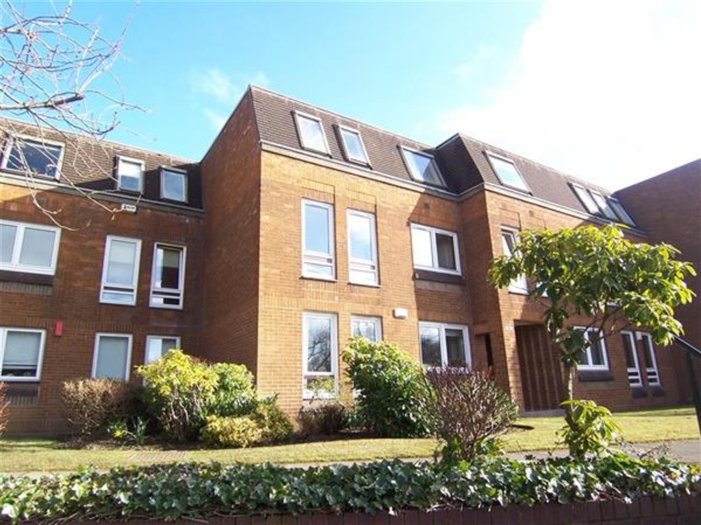 Property in Clarence Gardens, Glasgow, G11