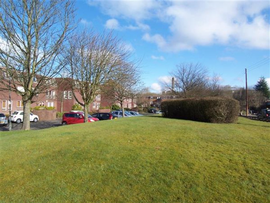 Property in Clarence Gardens, Glasgow, G11