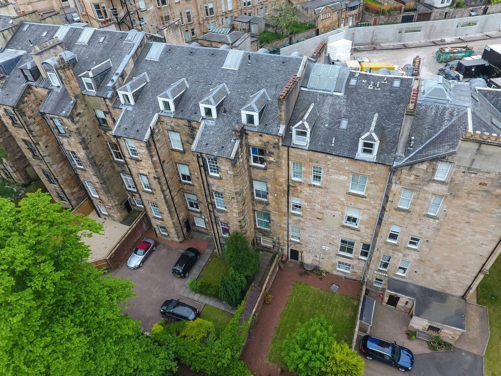Property in Lynedoch Place, Glasgow, G3