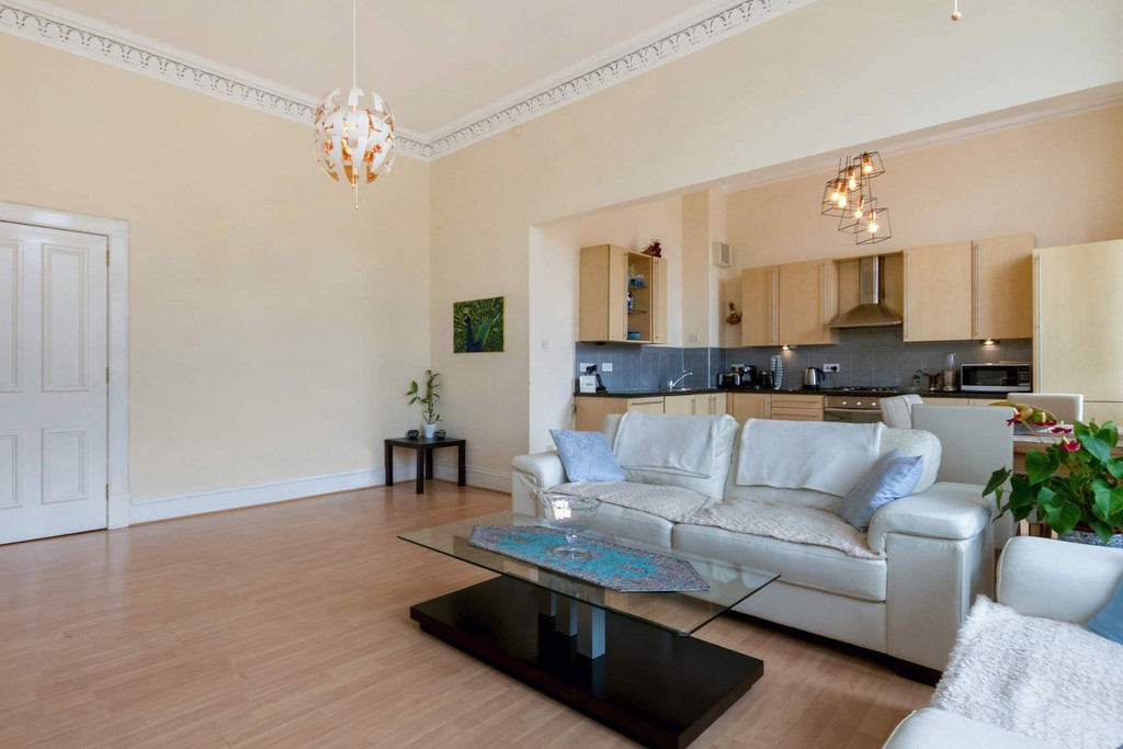 Property in Lynedoch Place, Glasgow, G3