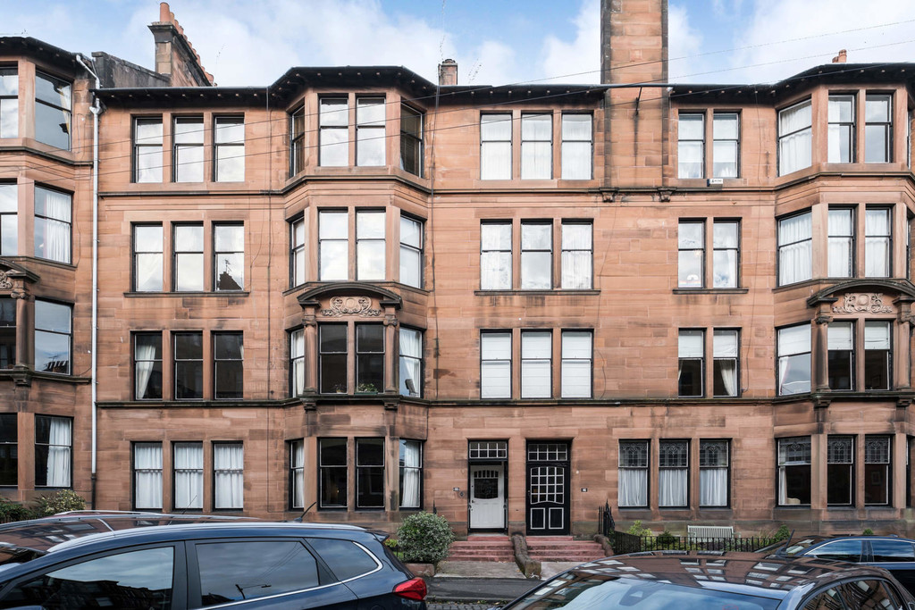 Property in Falkland Street, Glasgow, G12