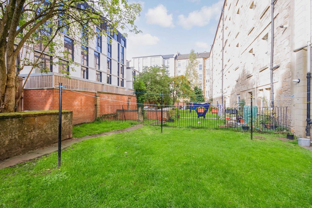 Property in West End Park Street, Glasgow, G3