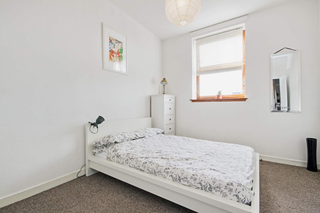 Property in West End Park Street, Glasgow, G3