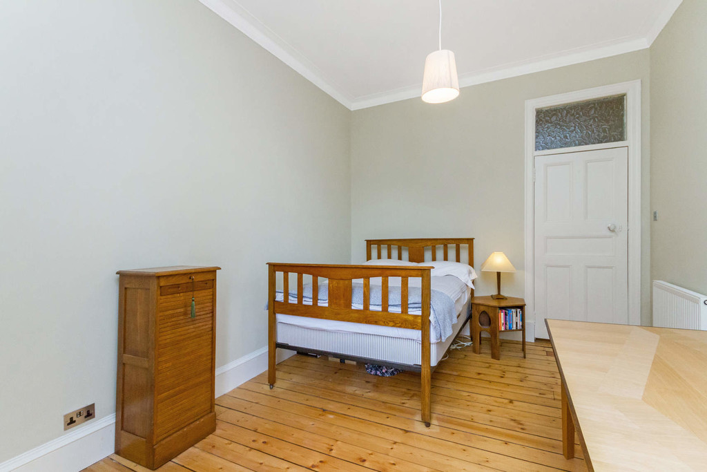 Property in Lauderdale Gardens, Glasgow, G12