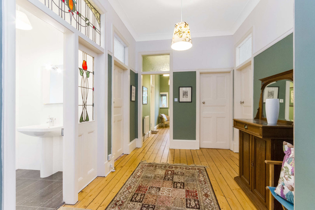 Property in Lauderdale Gardens, Glasgow, G12