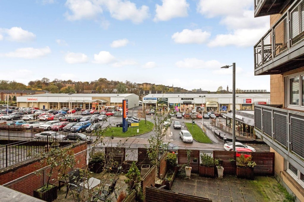 Property in Crow Road, Glasgow, G11