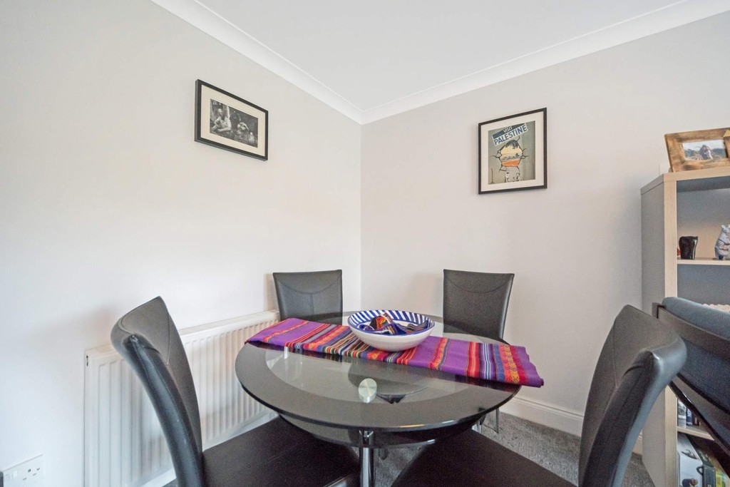 Property in Ferry Road, Glasgow, G3