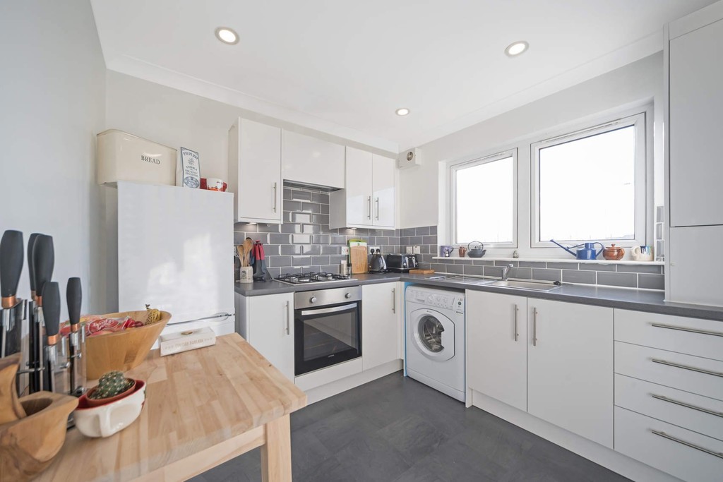 Property in Ferry Road, Glasgow, G3