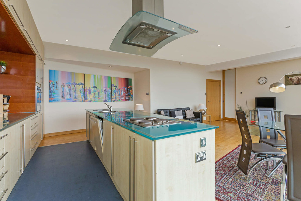 Property in Renfrew Street, Glasgow, G3