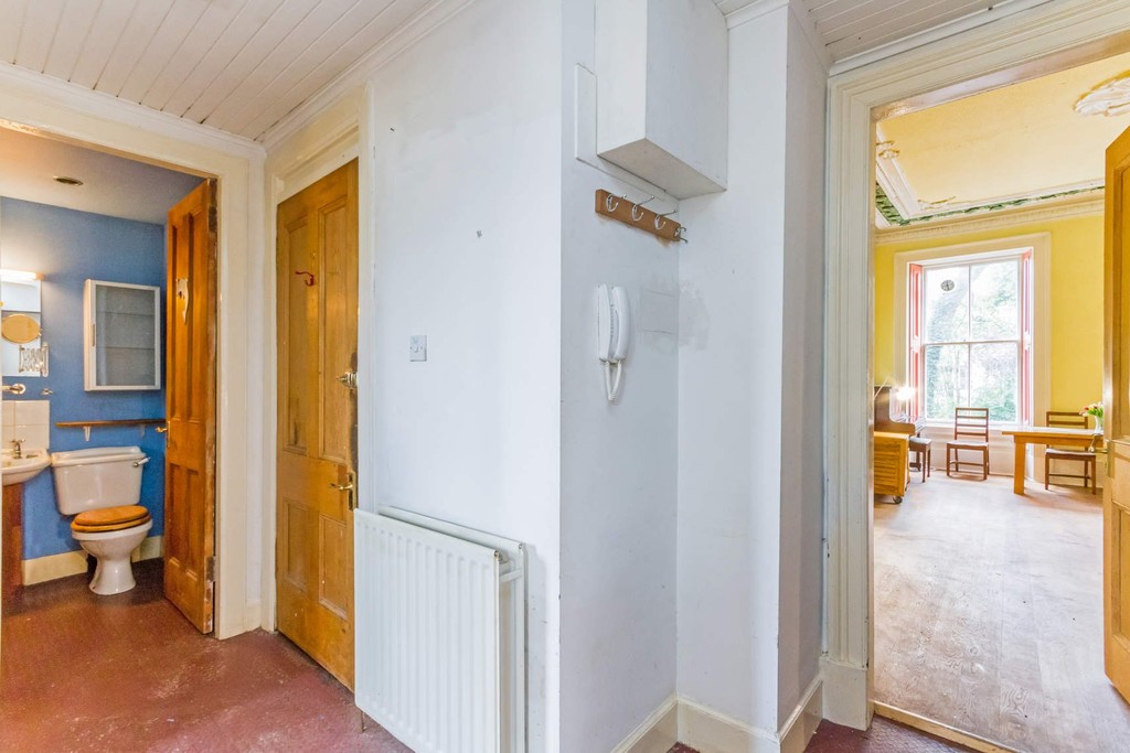 Property in Lansdowne Crescent, Glasgow, G20