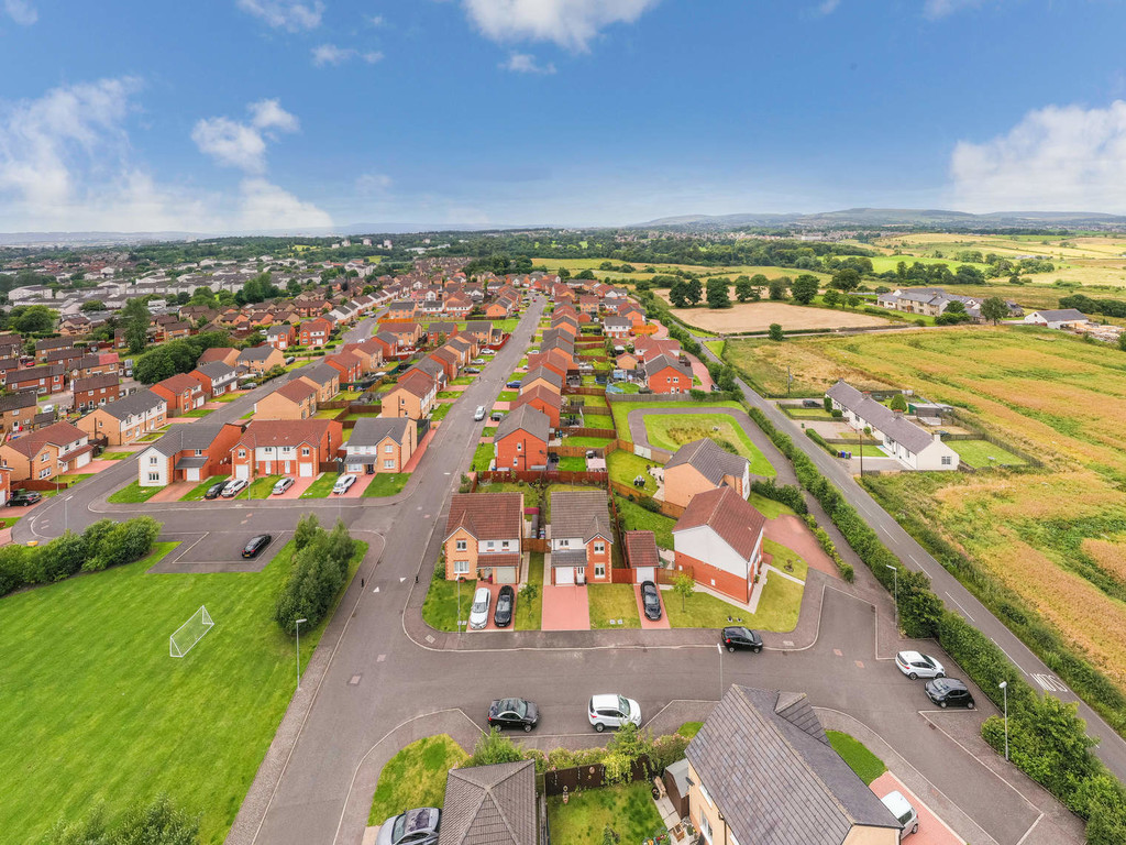 Property in Blackhill Drive, Glasgow, G23