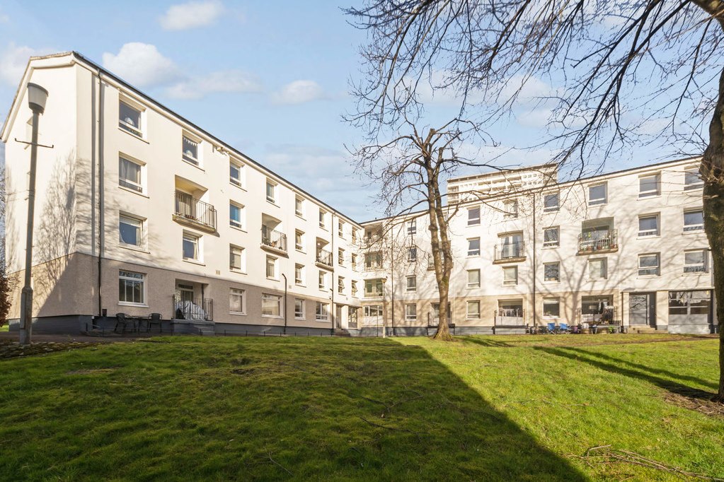 Property in Broomhill Path, Glasgow, G11