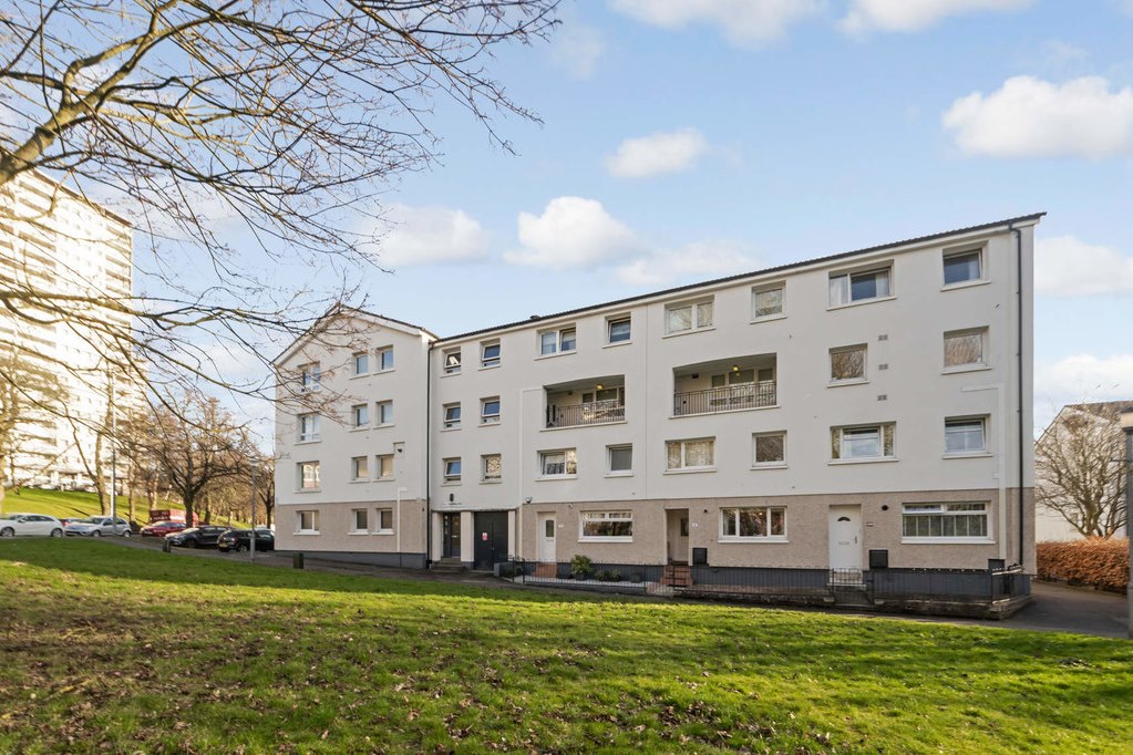 Property in Broomhill Path, Glasgow, G11