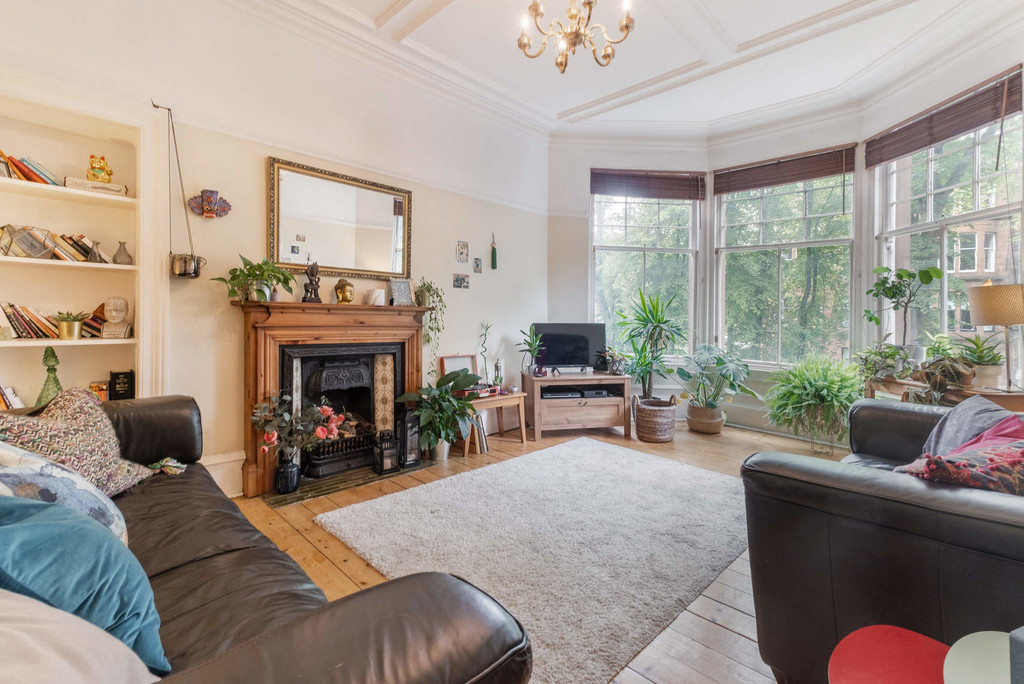Property in Queensborough Gardens, Glasgow, G12