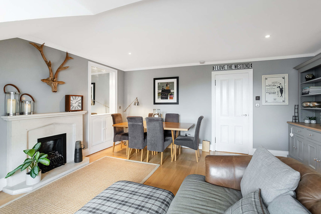 Property in Hamilton Park Avenue, Glasgow, G12