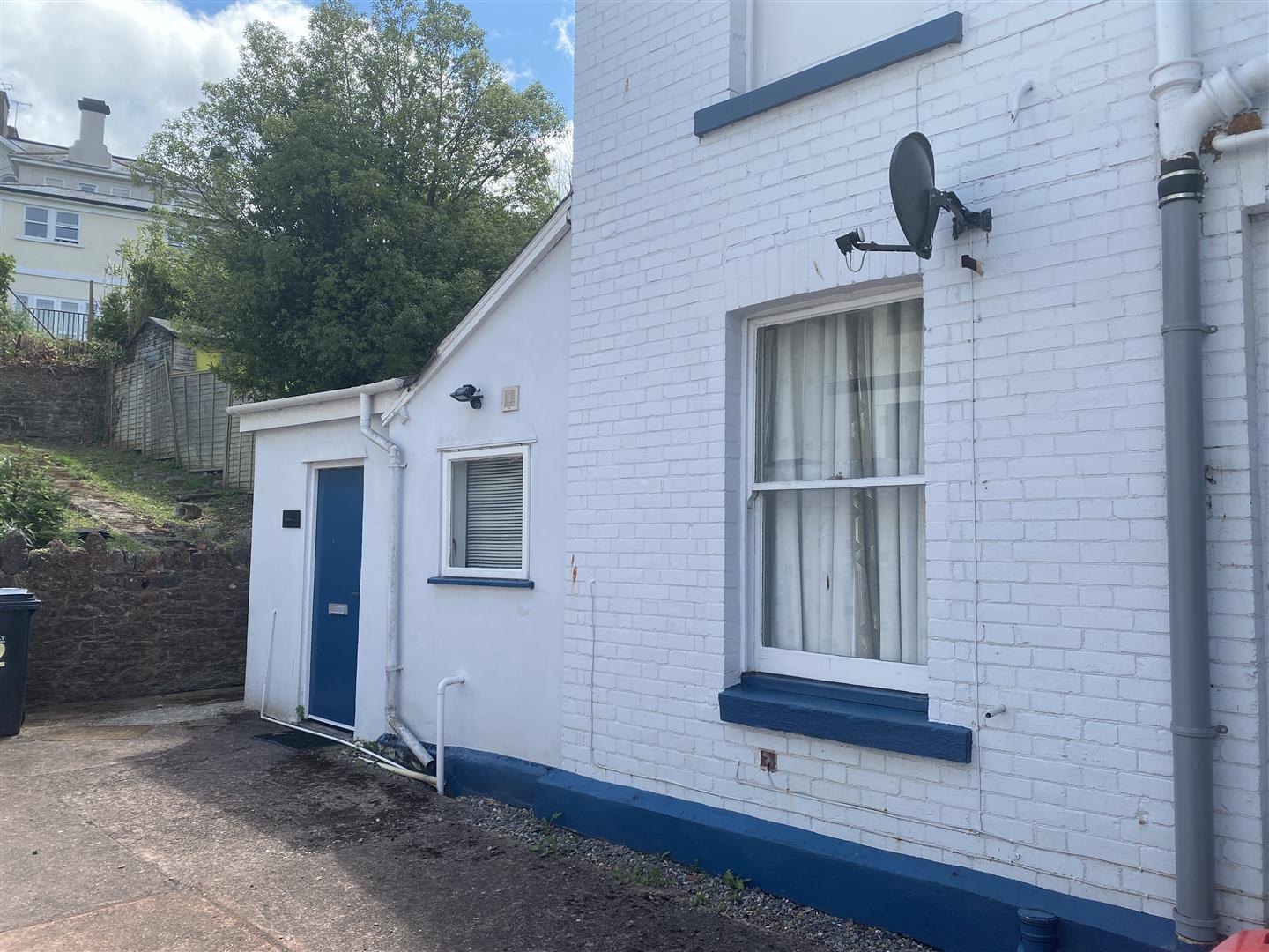 12 Walnut Road, TORQUAY, TQ2